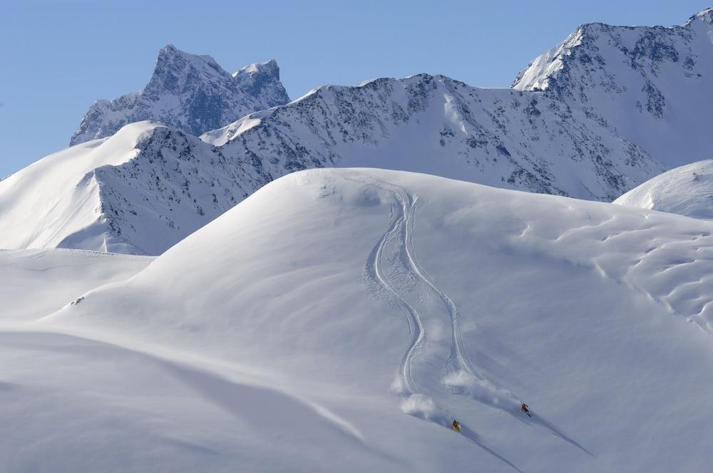 Berghotel Basur - Das Schihotel Am Arlberg Флирш Екстериор снимка