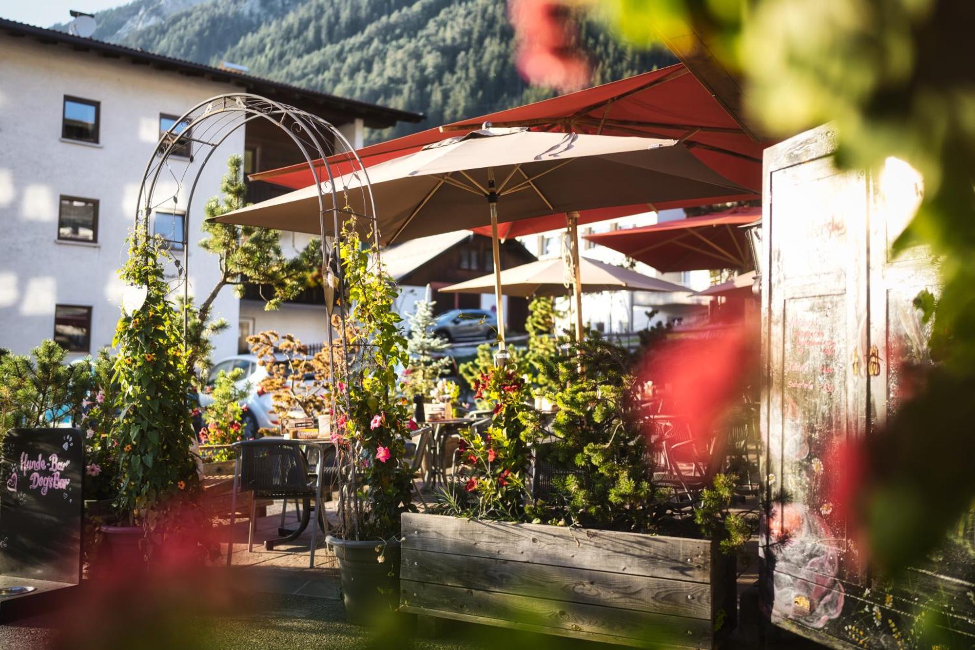 Berghotel Basur - Das Schihotel Am Arlberg Флирш Екстериор снимка